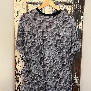 Men’s Netflix Space a force moon T-shirt. Size 2X.